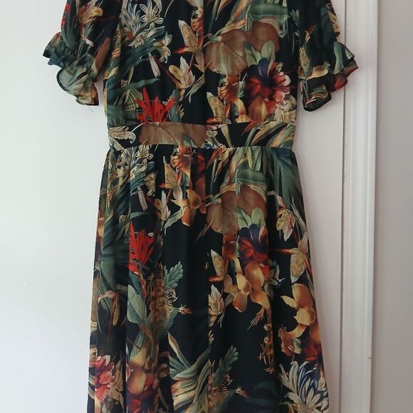 Black Red Green and Jungle Colorful Print NWT Floral Dress with Ruffles-M/L - Picture 7 of 10